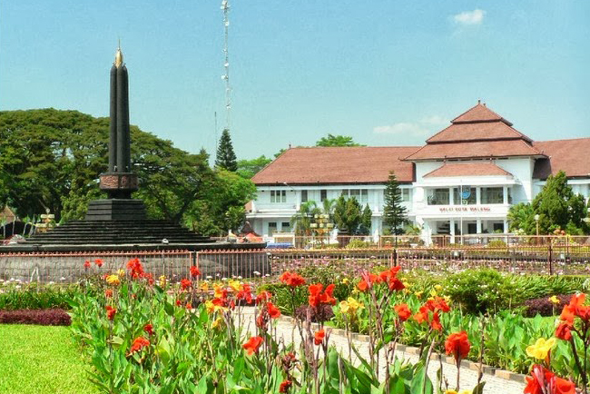 Tugu Kota Malang